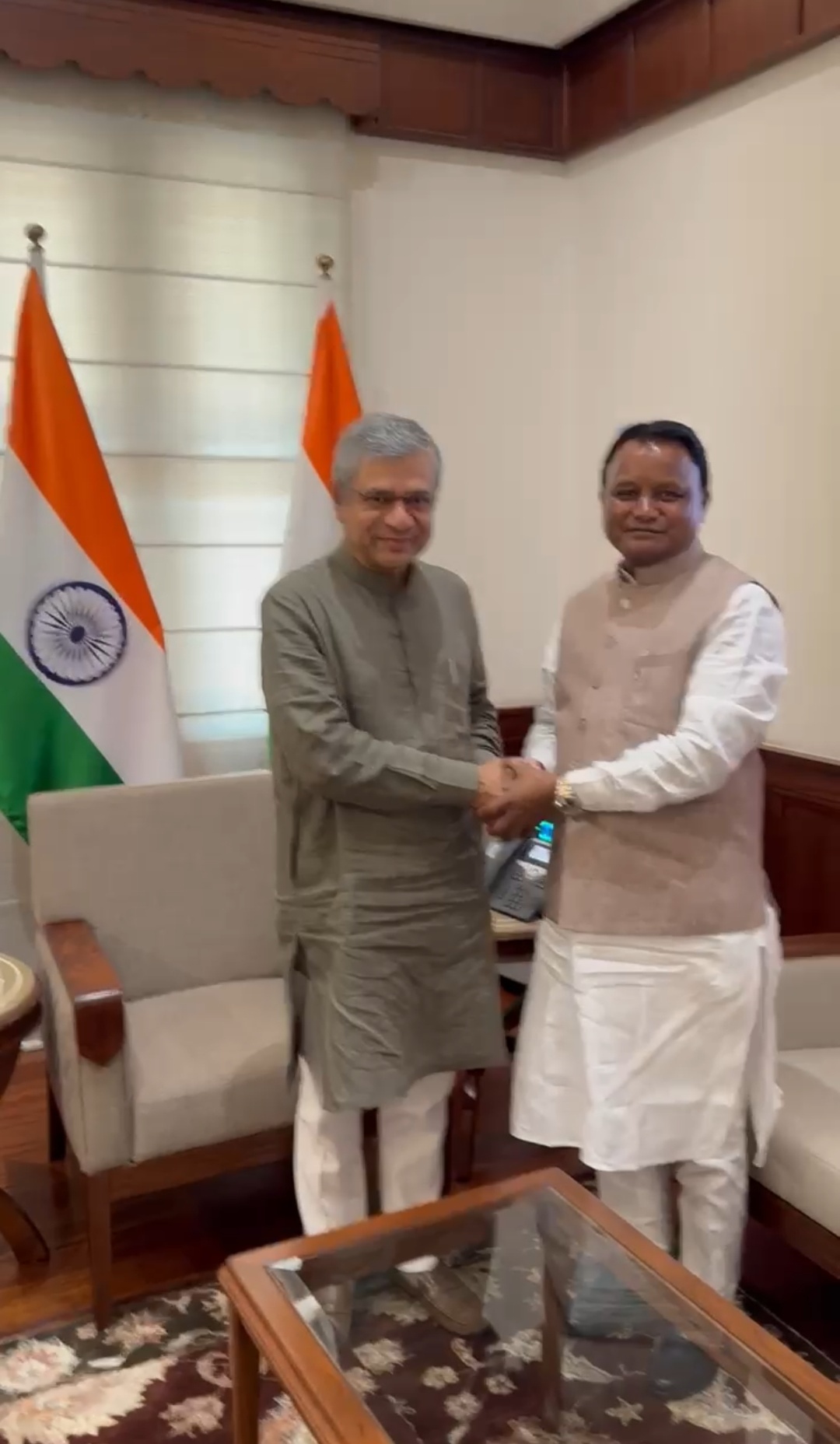 ନୂଆଦିଲ୍ଲୀରେ କେନ୍ଦ୍ରମନ୍ତ୍ରୀ ଅଶ୍ୱିନୀ ବୈଷ୍ଣବଙ୍କୁ ଭେଟିଲେ ମୁଖ୍ୟମନ୍ତ୍ରୀ ମୋହନ ଚରଣ ମାଝୀ