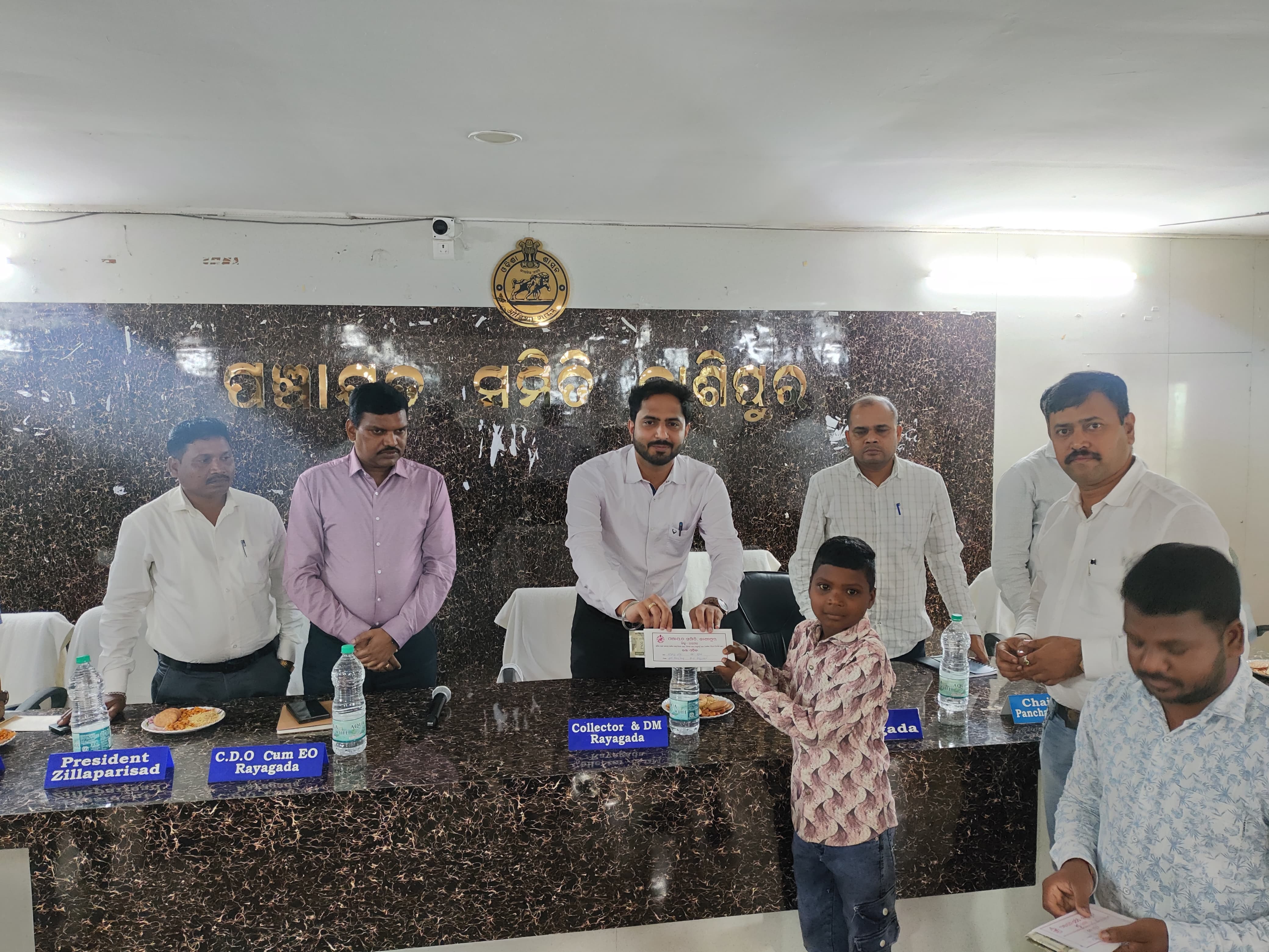 କାଶୀପୁର ବ୍ଲକରେ ଯୁଗ୍ମ ଅଭିଯୋଗ ଶୁଣାଣି ଶିବିର: ଆସିଲା ୧୩୧ଟି ଅଭିଯୋଗ